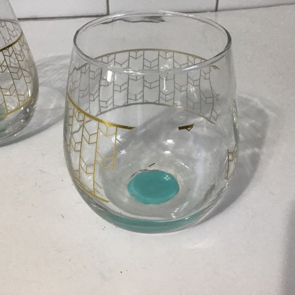 Stemless Wine Glasses With Gold Chevron Design Set of 4 by TMD Holdings - Picture 5 of 6